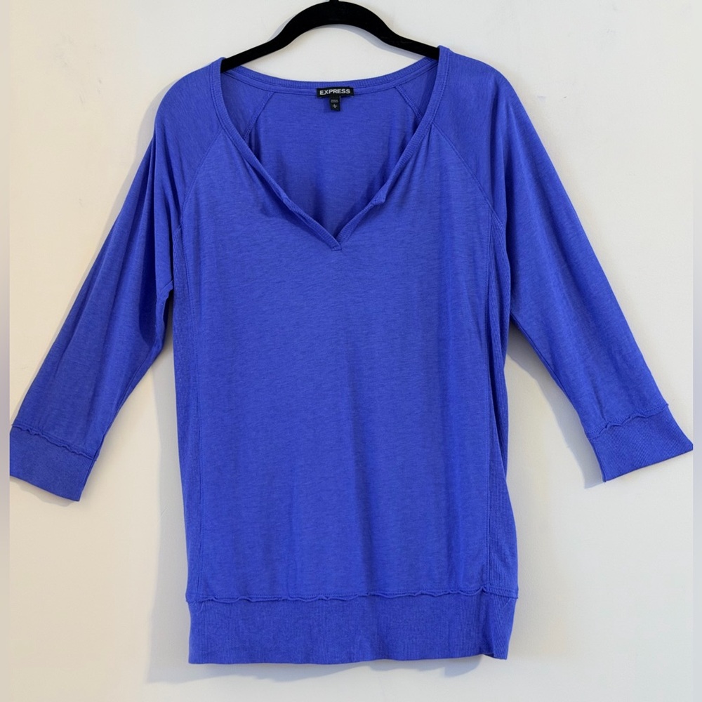 Express Royal Blue V-Neck Long Sleeve Top
Size L